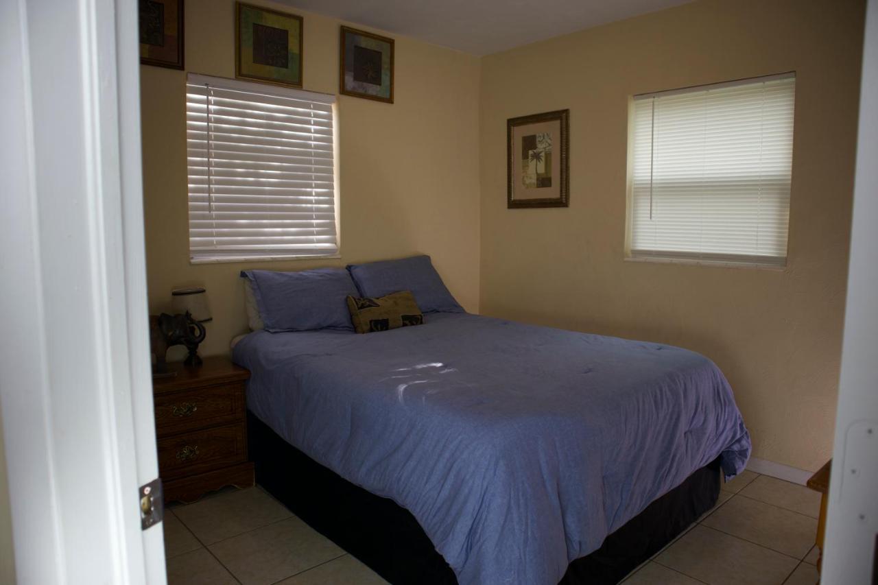 Great Location Near Downtown & Airport Villa Tampa Bagian luar foto