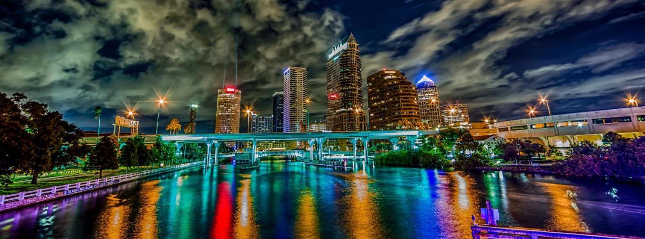 Great Location Near Downtown & Airport Villa Tampa Bagian luar foto