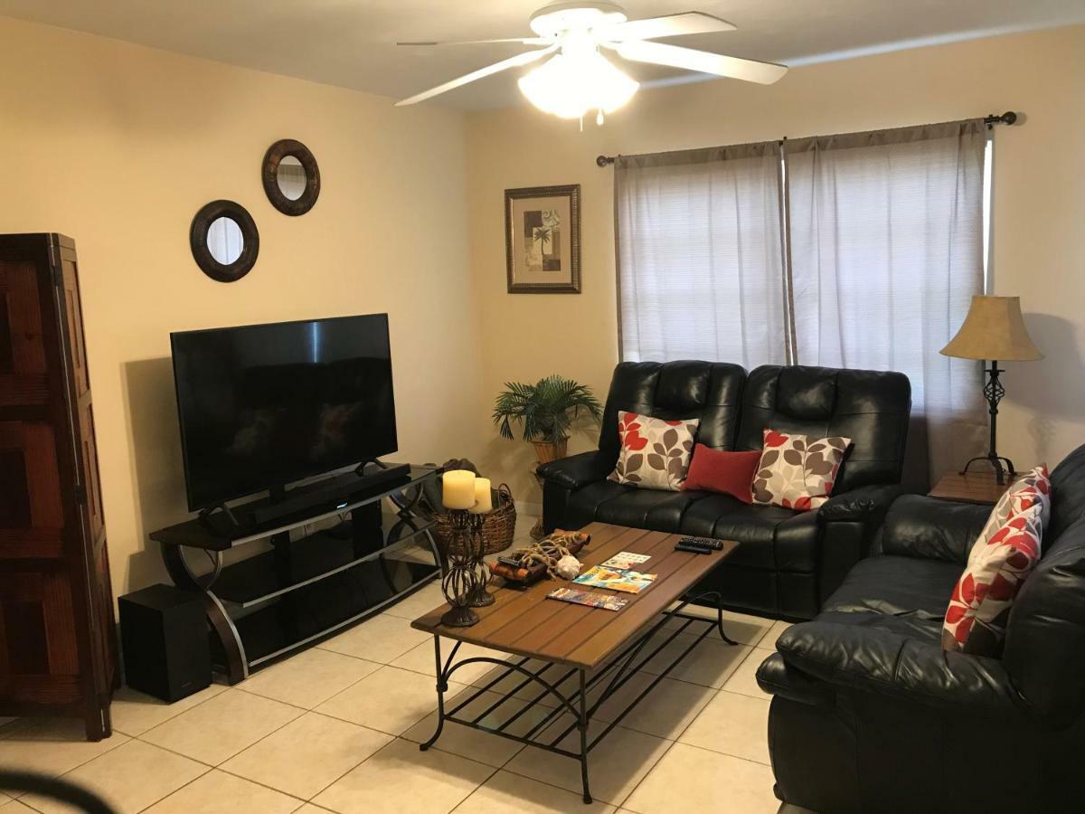 Great Location Near Downtown & Airport Villa Tampa Bagian luar foto